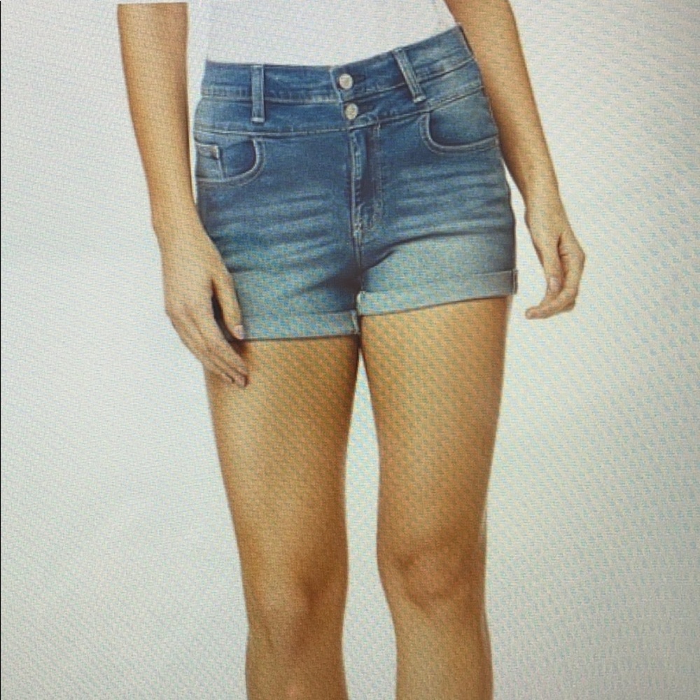 Cute hi=rise Denim shorts